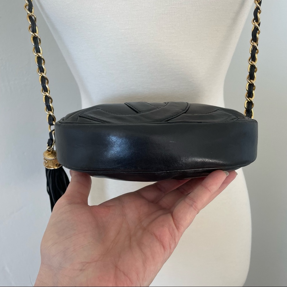 ✨SOLD✨Chanel Vintage Oval Lambskin CC Camera Chain Bag - Picture 6 of 14